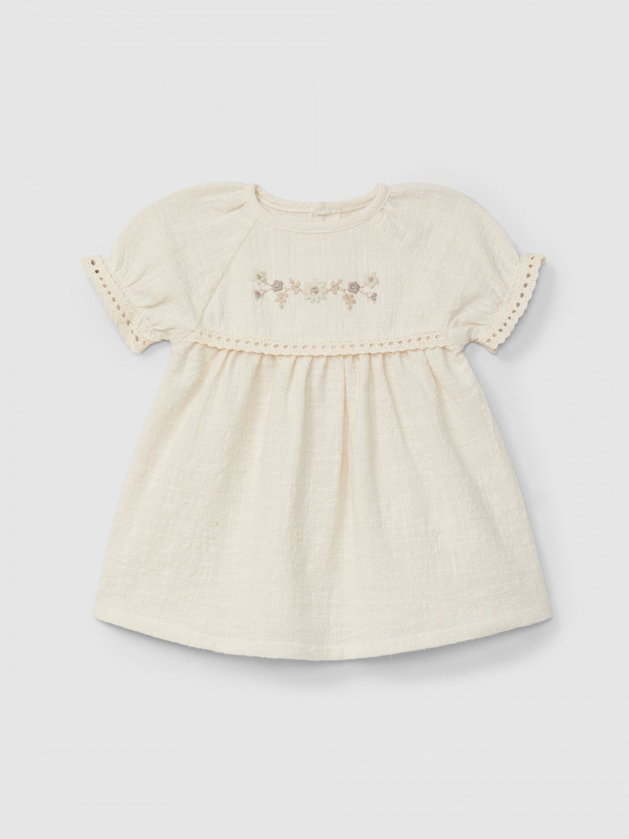 Dress with embroidery and lace details | Natural | Snug