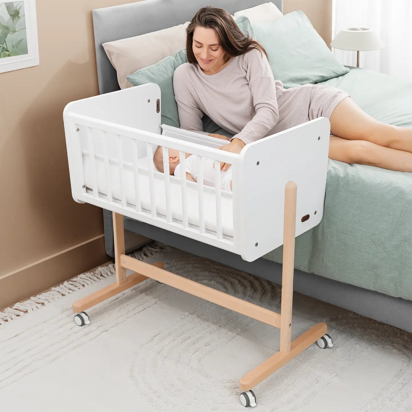 Wooden Bedside Bassinet Sleeper Comfy Cubs – Wild Baby