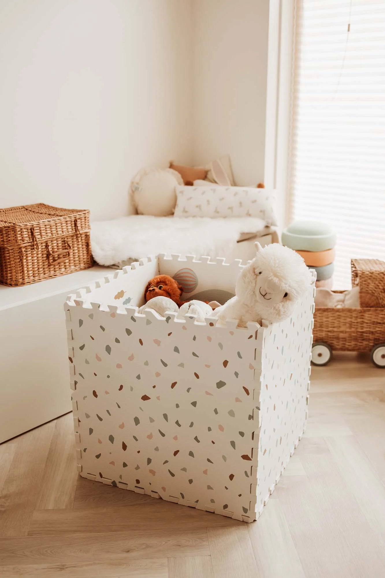 Puzzlemat, Storage Box & Mini House | Village | Play&Go