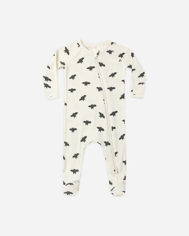 Bamboo Zip Footie | Bats | Quincy Mae