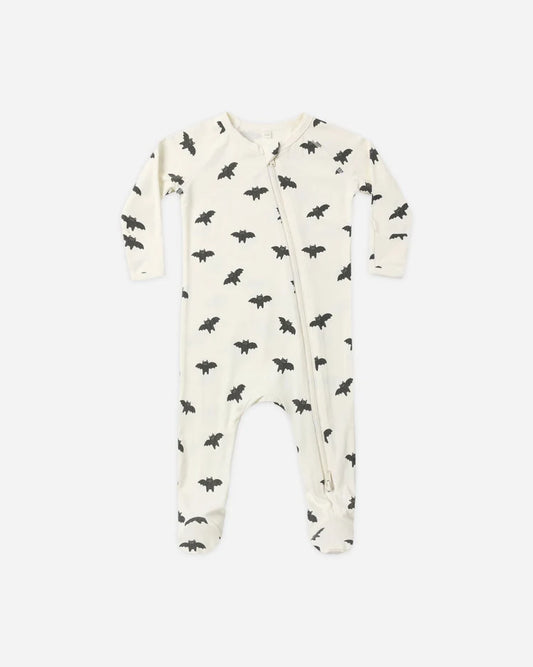 Bamboo Zip Footie | Bats | Quincy Mae