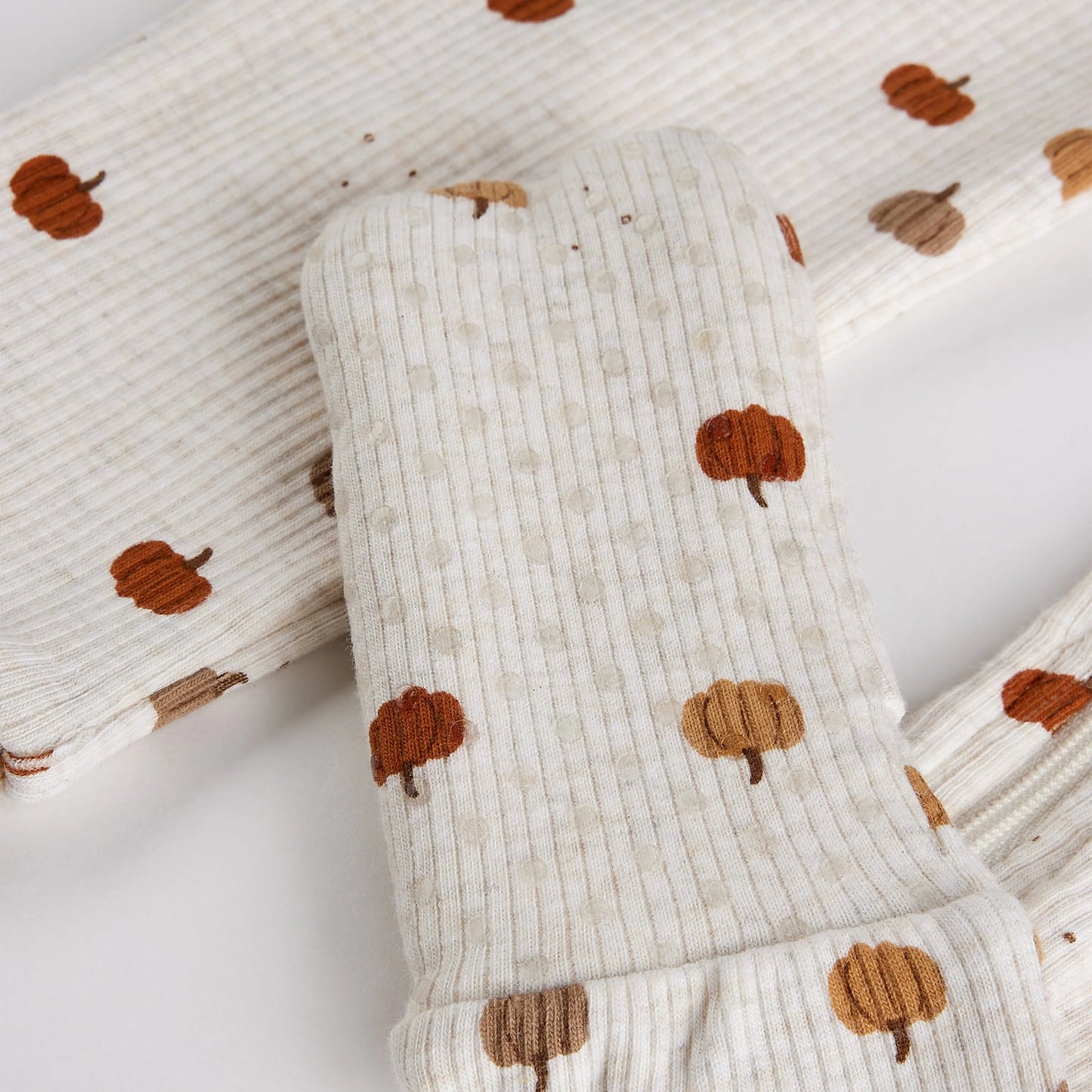 Convertible Sleeper | Pumpkin Print on Heathered Oatmeal | Petit Lem