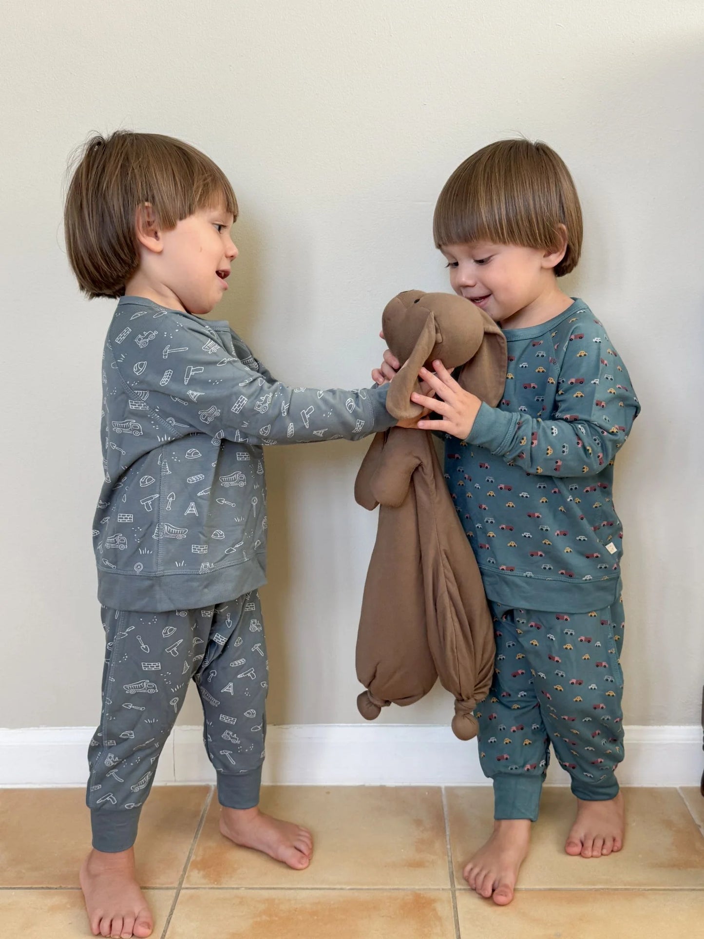 Fleece Sweatsuit | Construction | Gunamuna