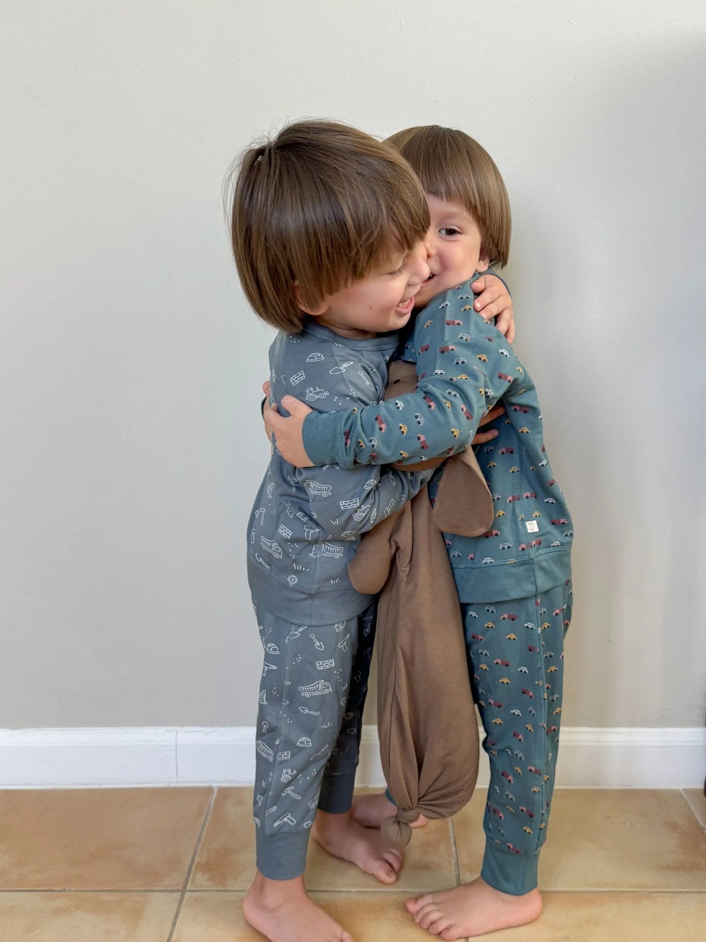 Fleece Sweatsuit | Construction | Gunamuna