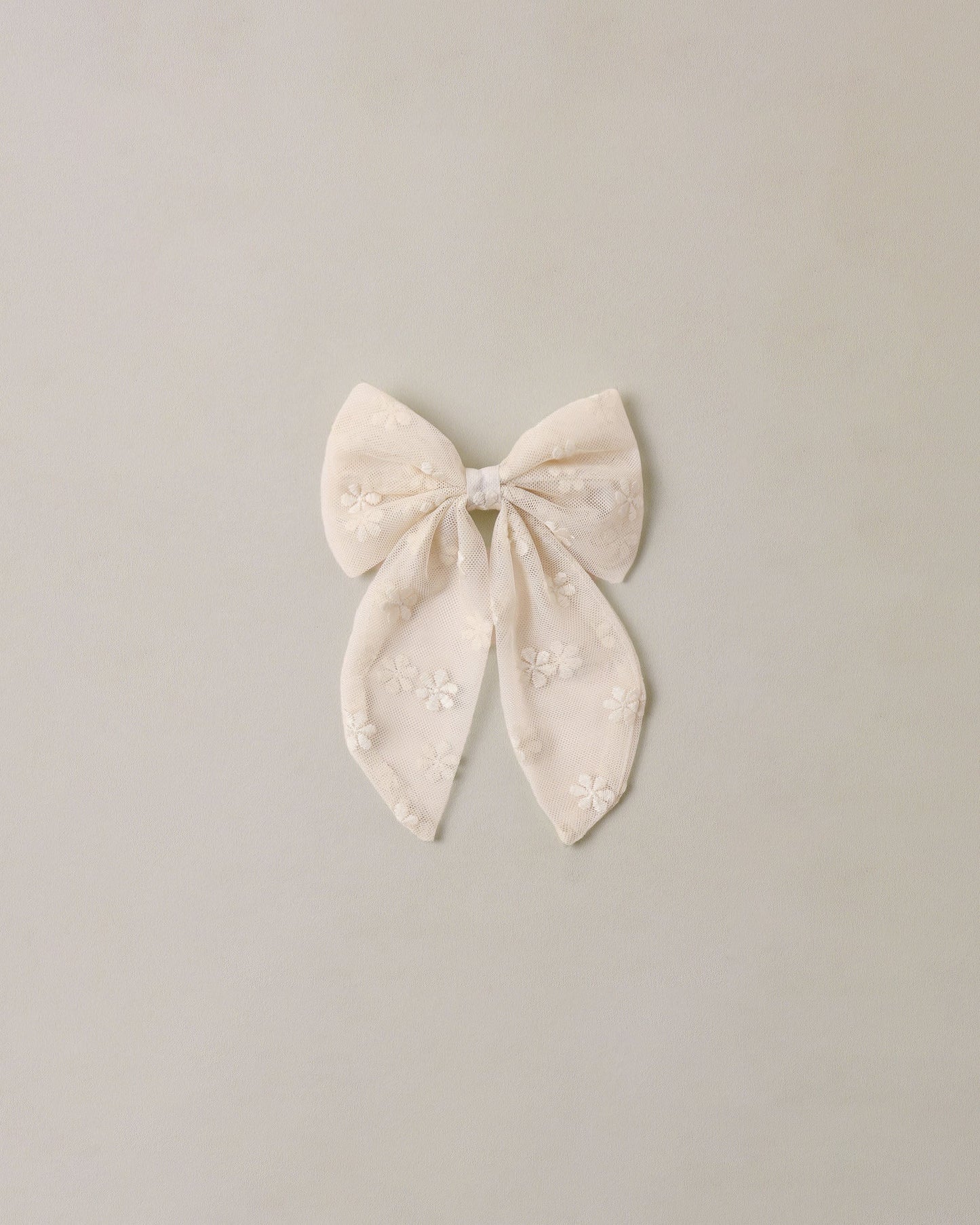 Everly Bow | Embroidered Daisy | Noralee
