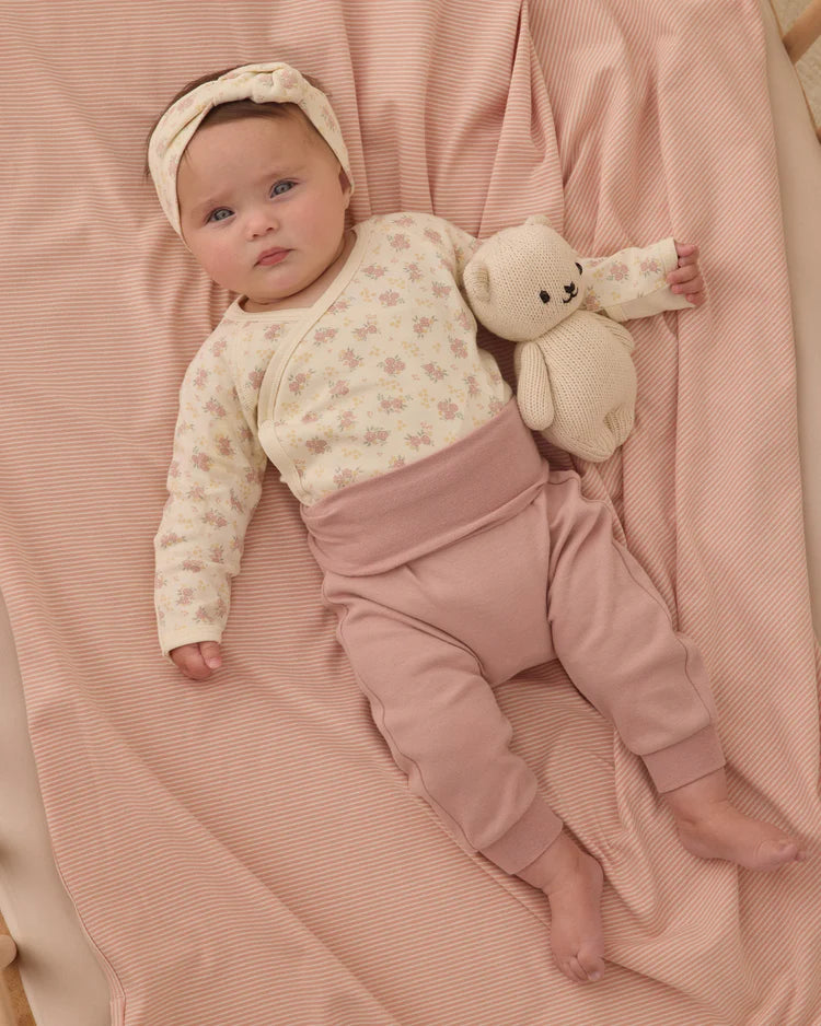 Side Snap Bodysuit | Flower Field | Quincy Mae