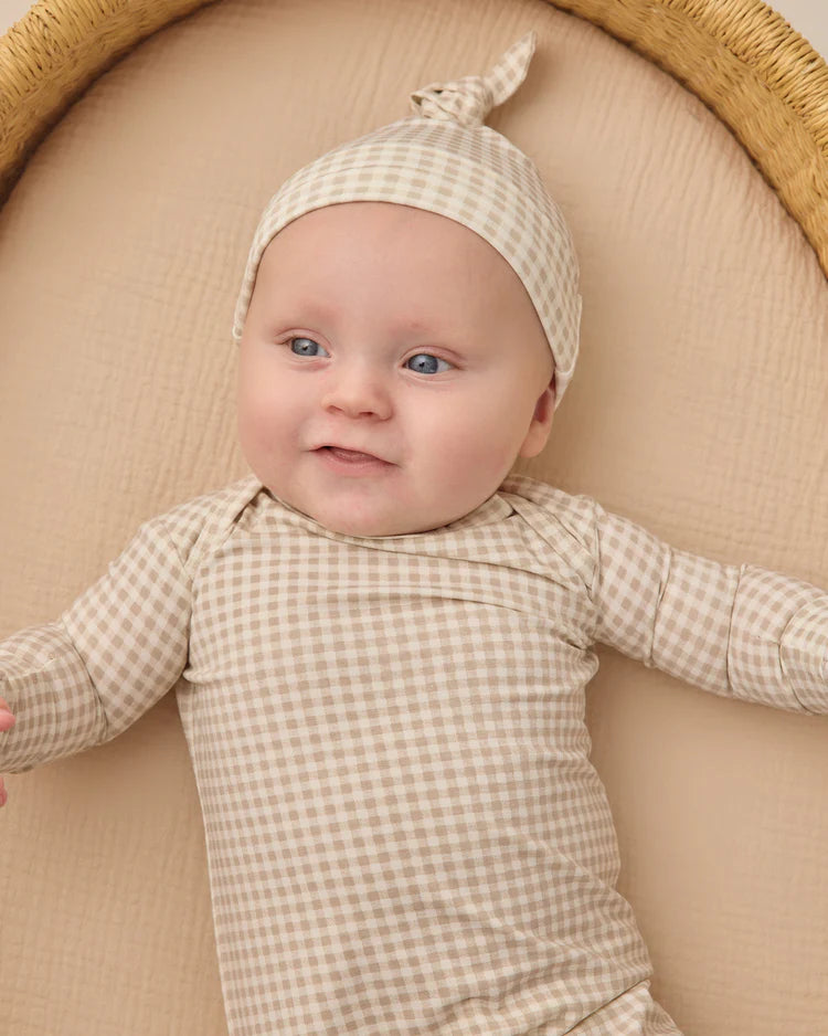 Bamboo Baby Gown + Hat Set | Oat Gingham | Quincy Mae