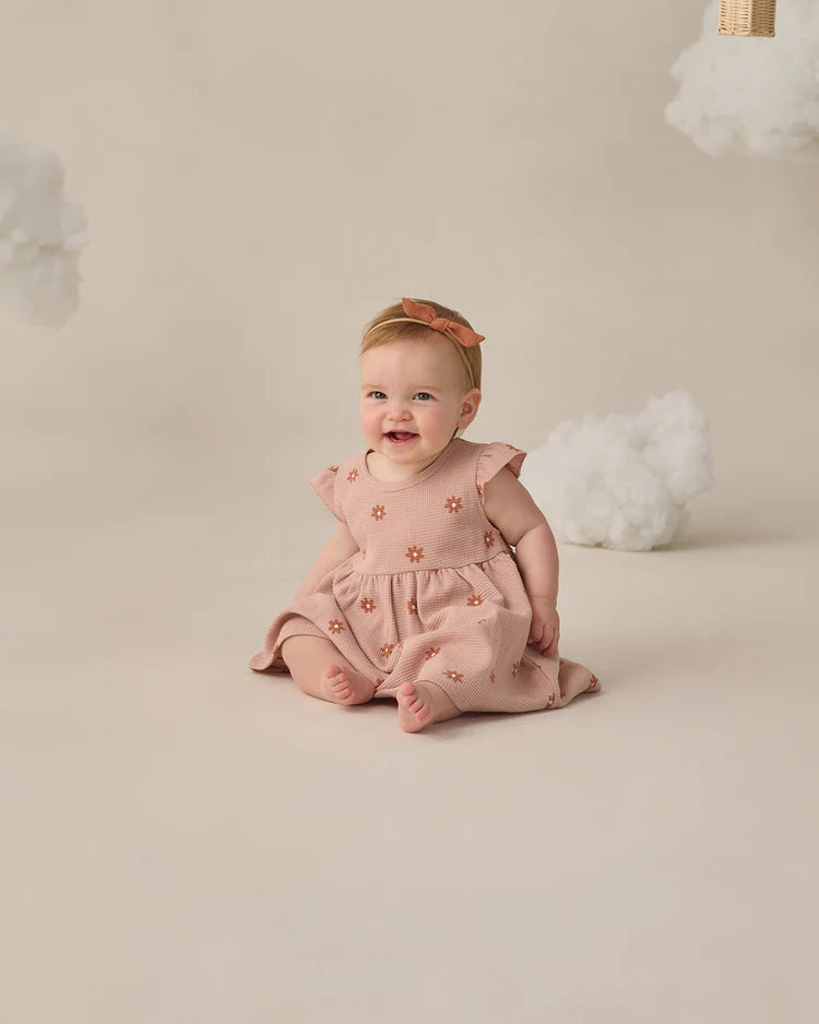 Flutter Sleeve Dress | Pink Daisy | Quincy Mae