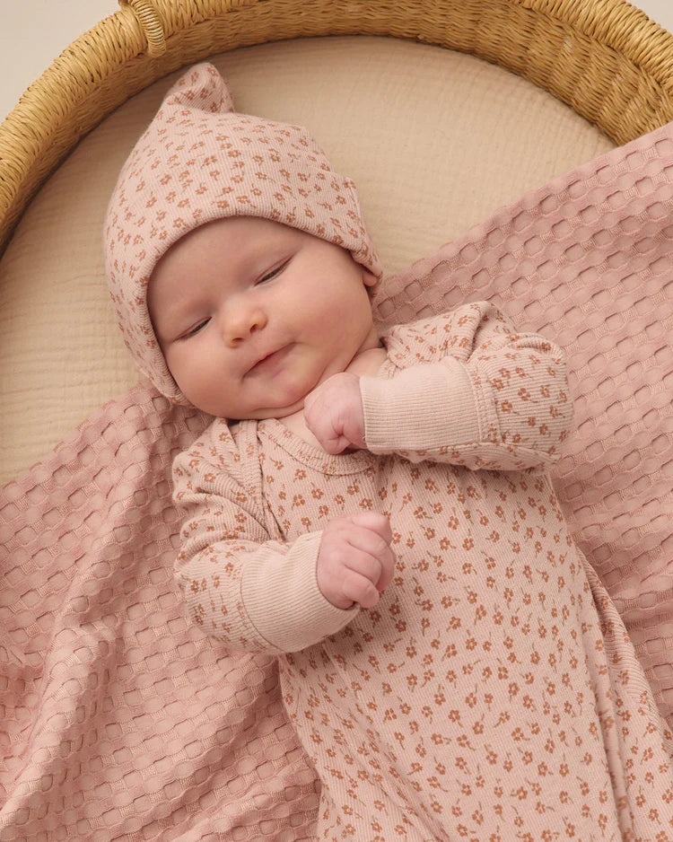 Knotted Baby Gown + Hat Set | Posy | Quincy Mae