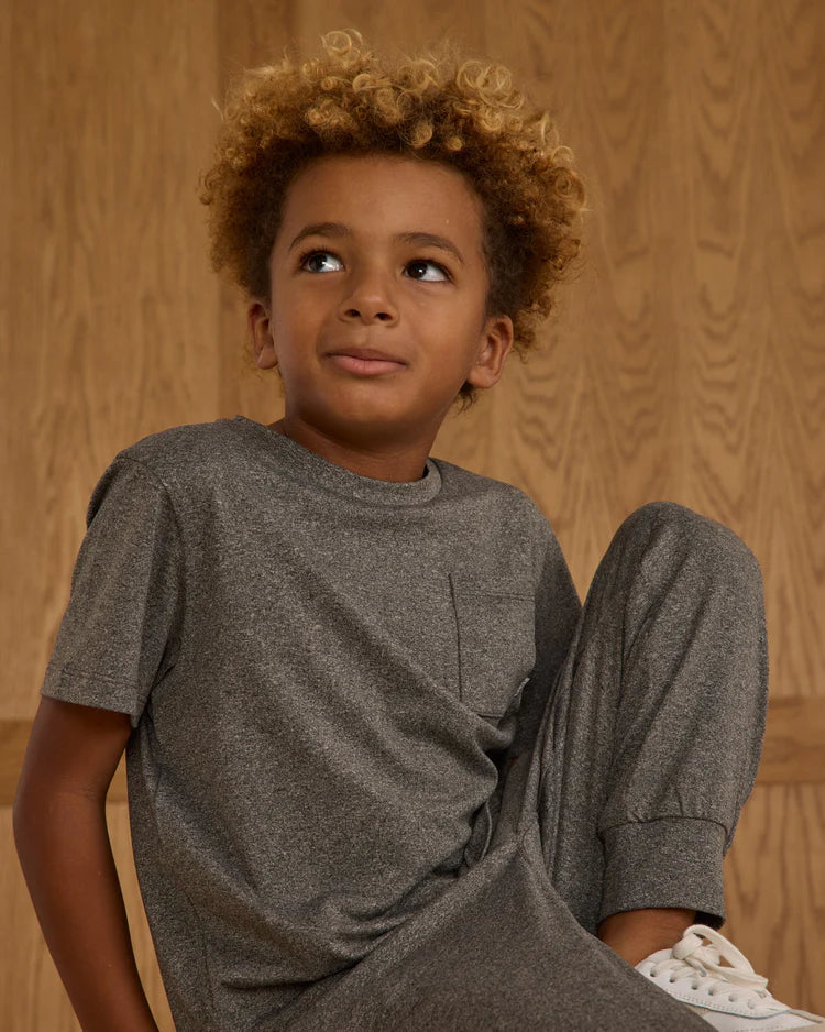 Cove Essential Pocket Tee | Heathered Black | Rylee & Cru