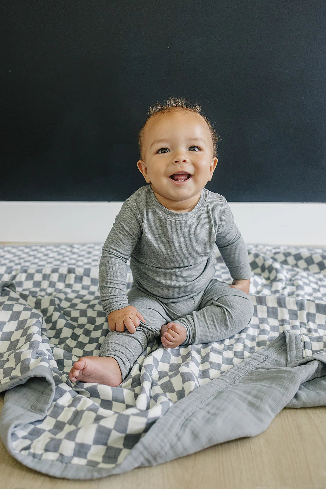 Dusty Blue Wavy Checkered Muslin Quilt | Mebie Baby