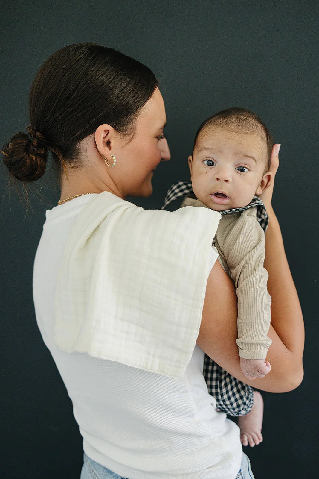 Cream Muslin Burp Cloth | Mebie Baby