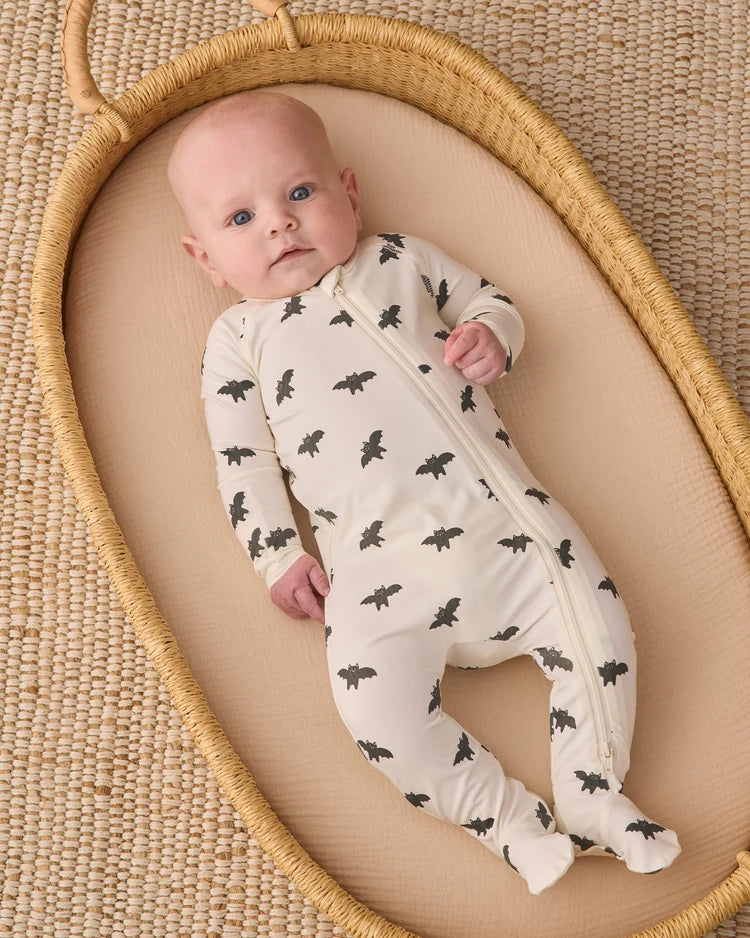 Bamboo Zip Footie | Bats | Quincy Mae