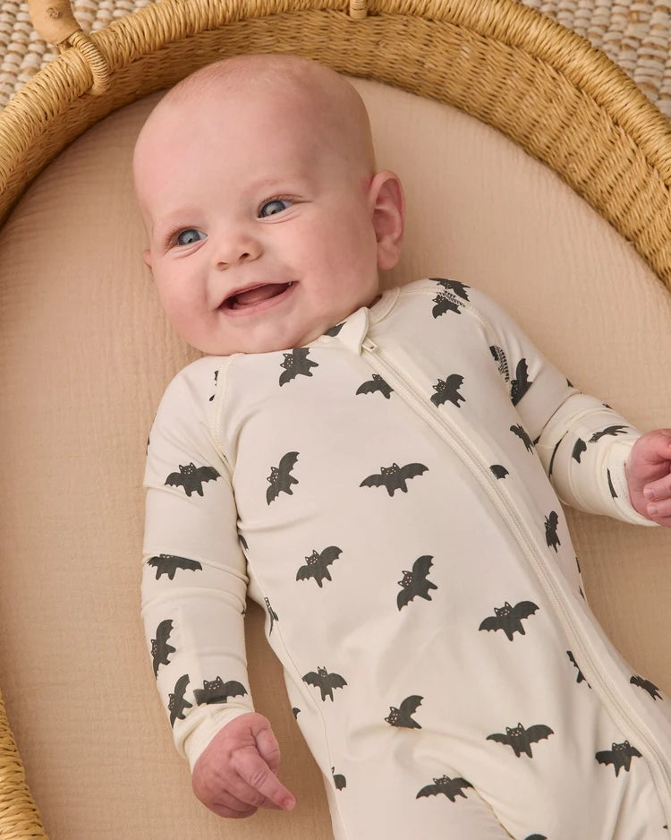 Bamboo Zip Footie | Bats | Quincy Mae
