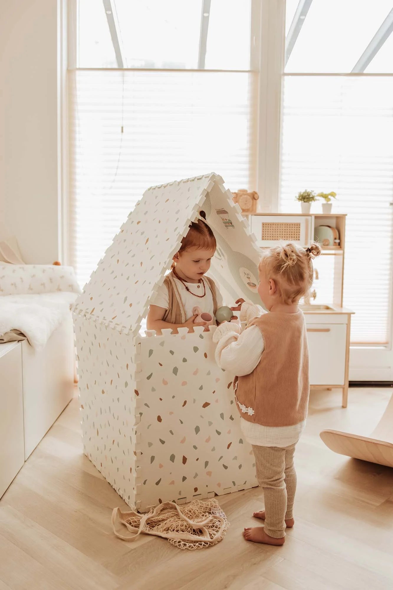 Puzzlemat, Storage Box & Mini House | Village | Play&Go